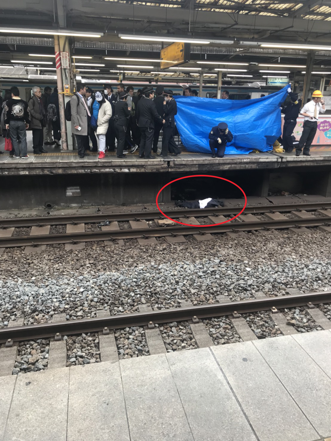 中央線の中野駅で人身事故